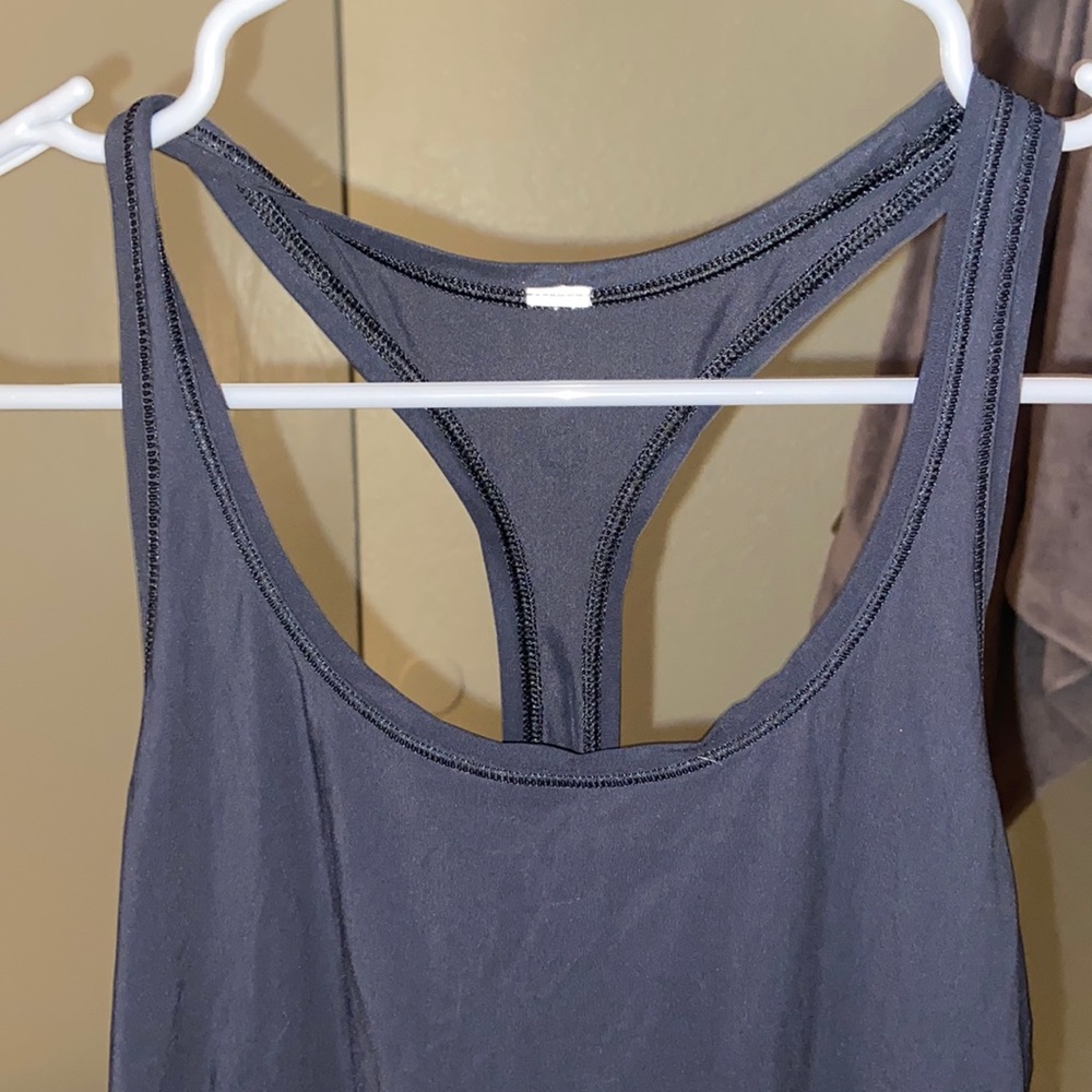 Lululemon size 4 tank